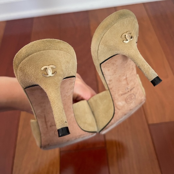 AUTHENTIC Chanel Suede Pointed Toe Kitten Heels 38 - Picture 9 of 13